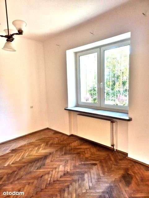 Komorów dwa domy blisko Wkd-16