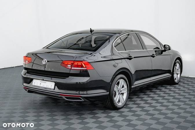 Volkswagen Passat 2.0 TDI Elegance DSG - 5