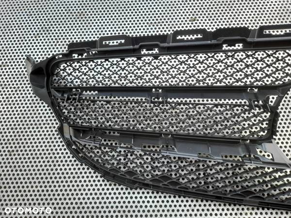 Mercedes W205 C Grill Atrapa - 4