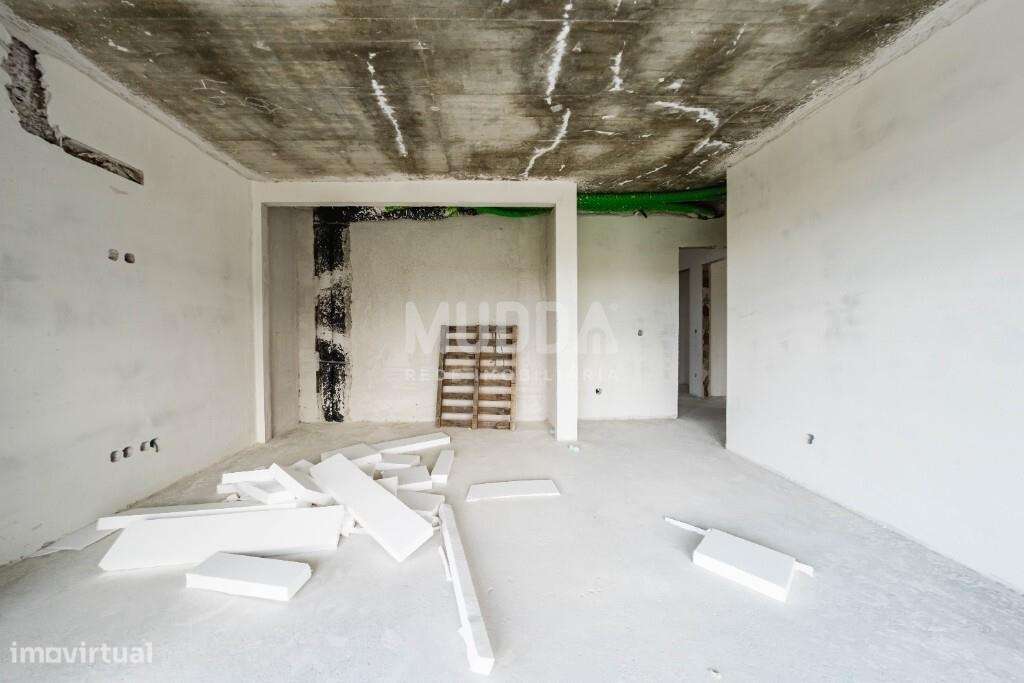 Moradia isolada de design contemporâneo nos Casais Mestre Mendo-33