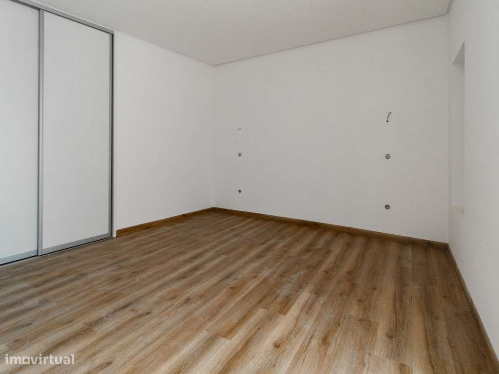 Moradia totalmente remodelada - Grande imagem: 4/25