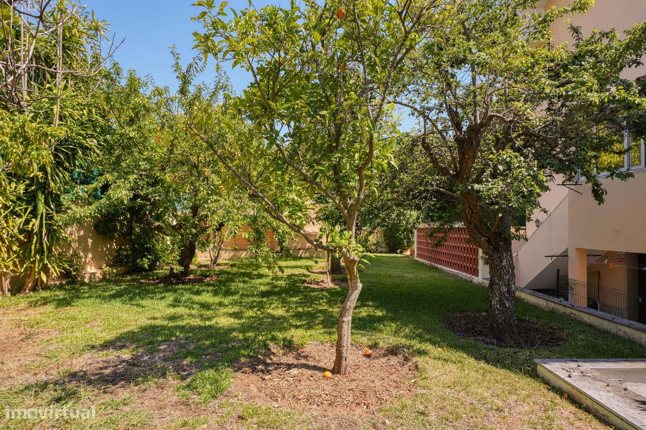 Moradia independente T8 com jardim, pomar e garagem | Nova Oeiras-58