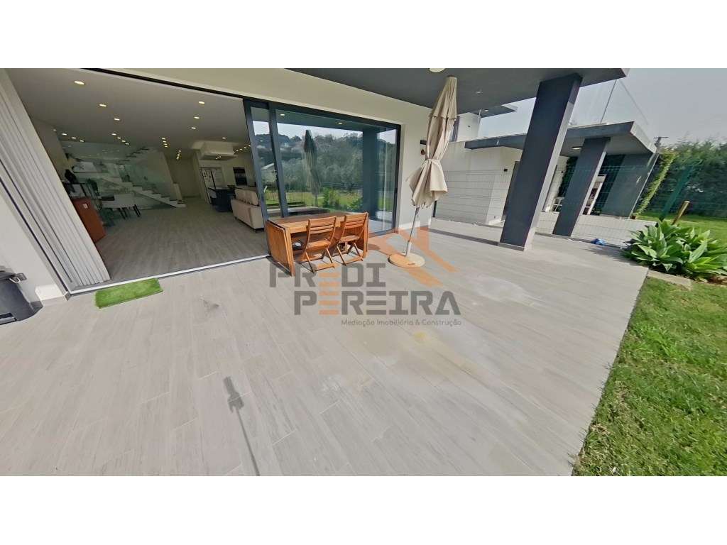 *OPEN HOUSE DIA 13/03 (periodo da tarde)

Situada em Caneças, mor... - Grande imagem: 2/45