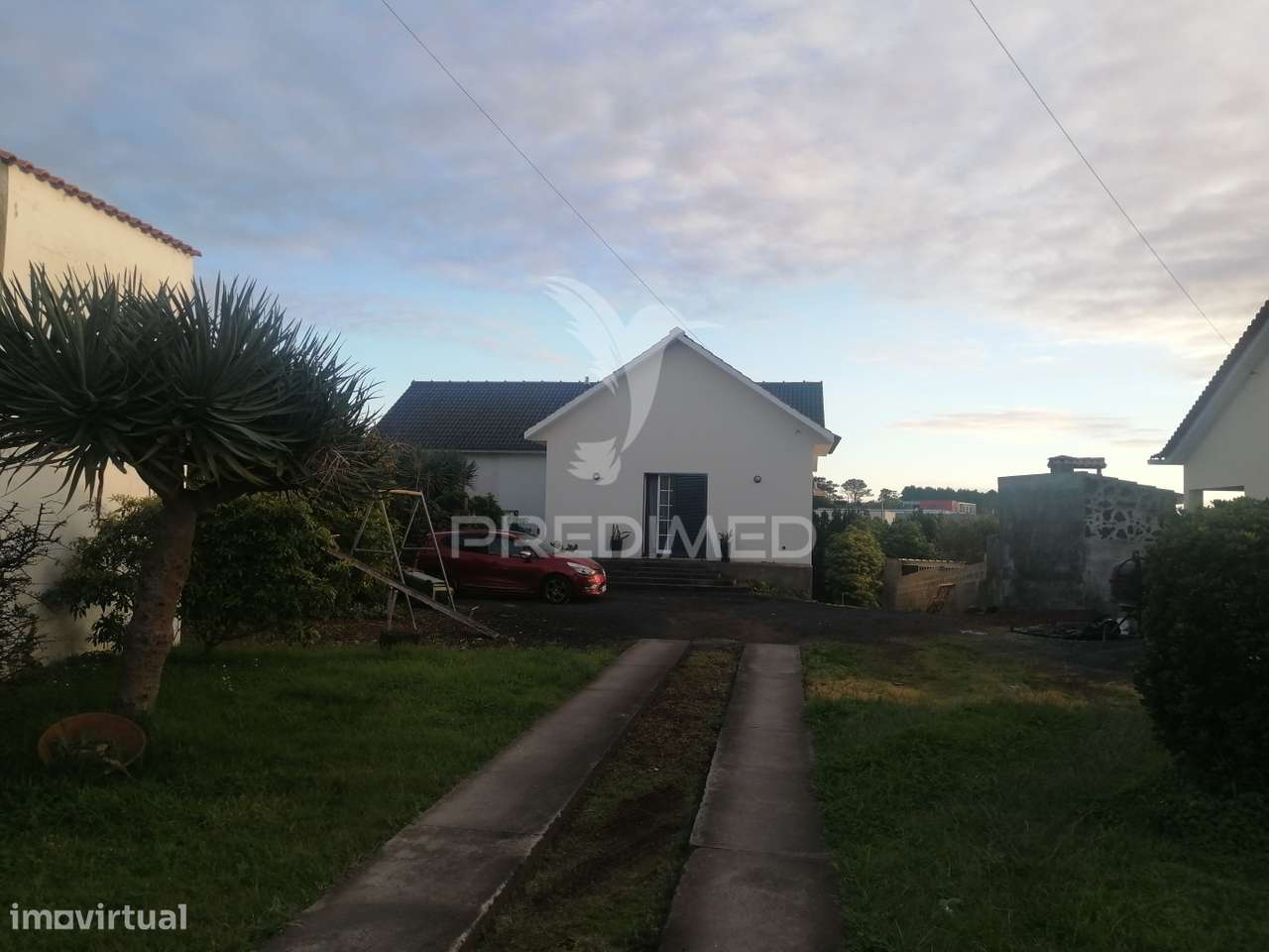 Moradia T4 com excelente localização - Grande imagem: 4/33