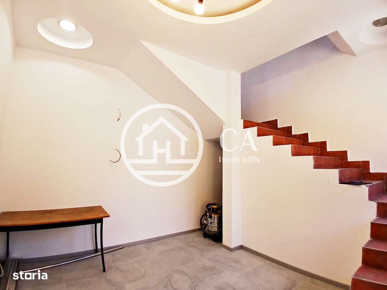 Apartament cu 4 camere la curte comuna de vanzare Ultracentral, Oradea - Imagine principală: 1/12