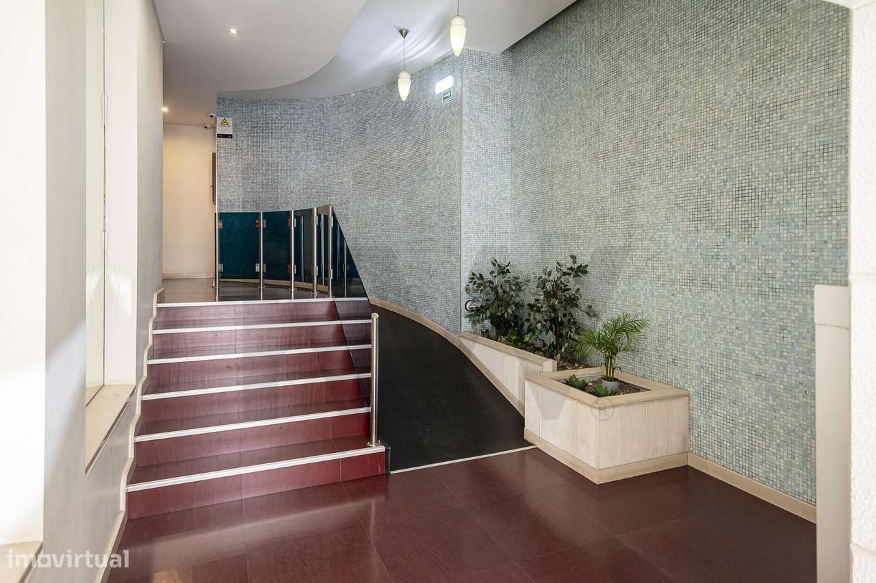 Magnífico T2 no Edíficio "Picoas Terrace" c/ estacionamento e inúmeras-32