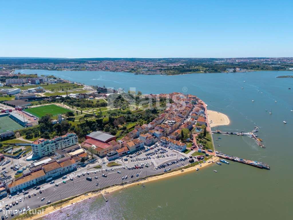 Prédio para venda na Baia do Seixal-44