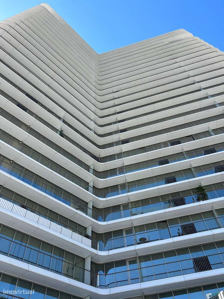 Arrendamento T2 Luxoso - Infinity Tower Campolide - Grande imagem: 4/17