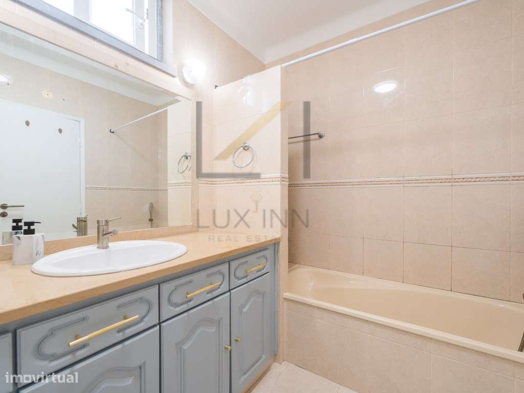 Andar de Moradia T2 + 1 Duplex Remodelado com Cave, Garagem Box e L...-9