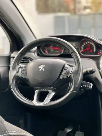 Peugeot 208 1.6 e-HDi Allure - 11