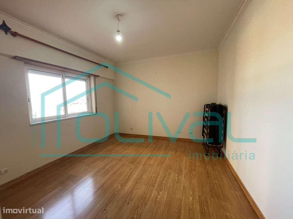 Apartamento T3 com parqueamento e arrecadação na 2ª Fase da Qta. Pi...-24