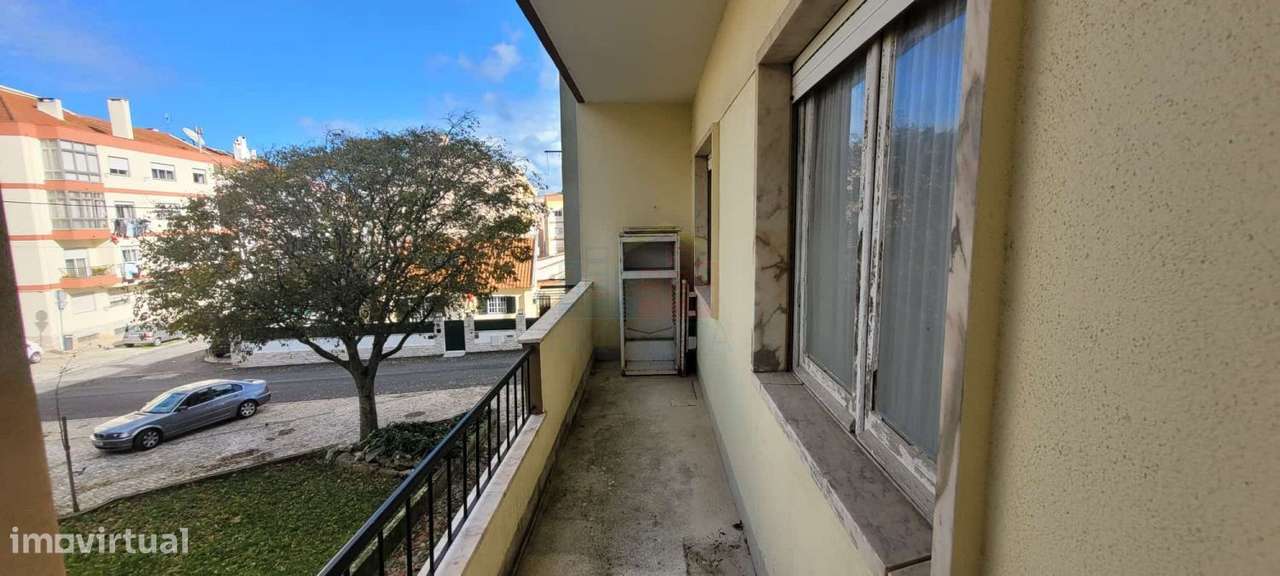 Centro Mem Martins - T4 para remodelação-30