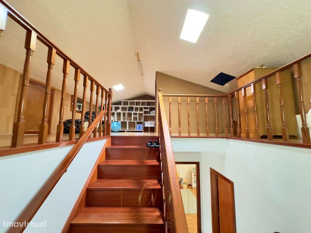 Moradia T4 com terraço, Sótão e Garagem-29