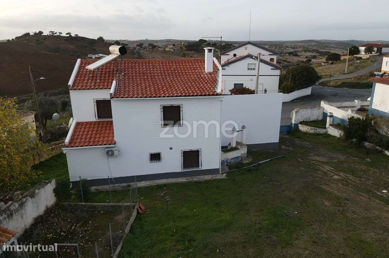 Moradia V4 em Gorazes, Almodôvar com dois andares e garagem privativa - Grande imagem: 3/60