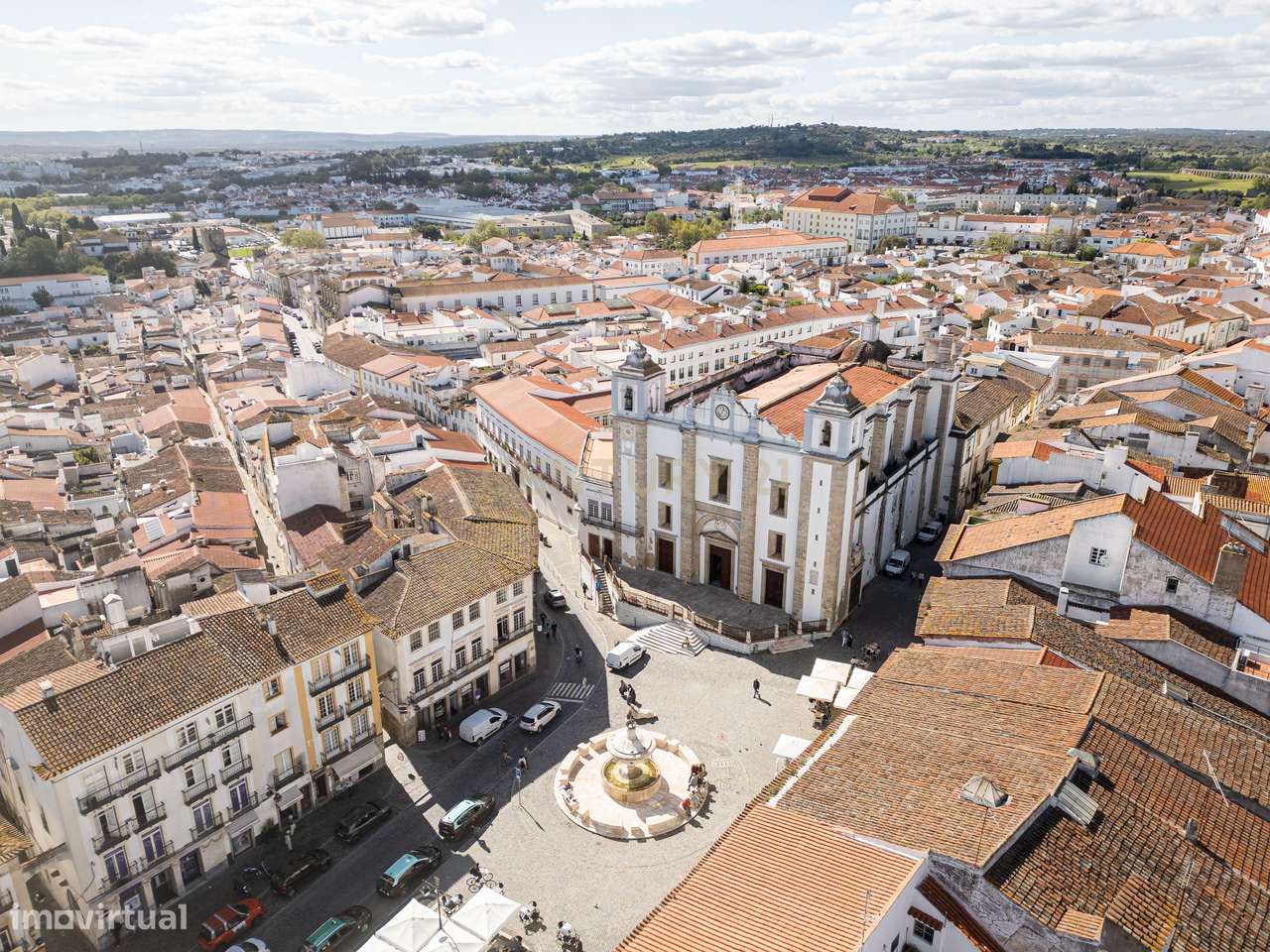 "Exclusiva Moradia Senhorial no Coração Histórico de Évora."-42