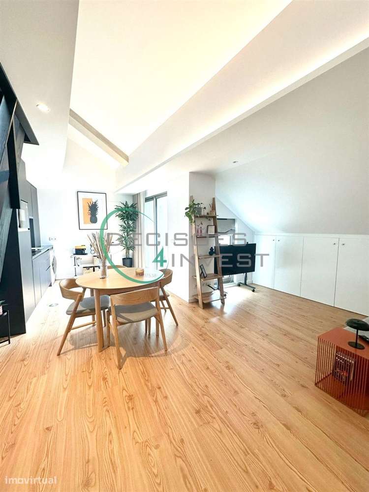 Apartamento T0 + T1 duplex com vista para a ria | Investimento junto à-0