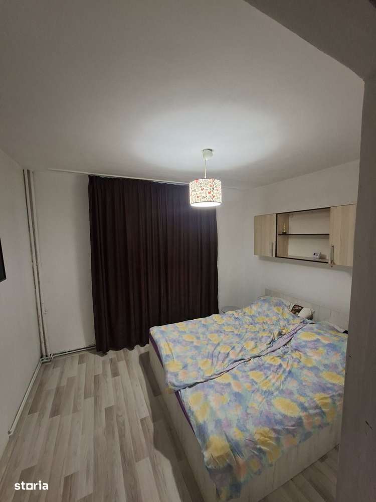 Apartament cu 3 camere Dambu, strada Ceahlau-0