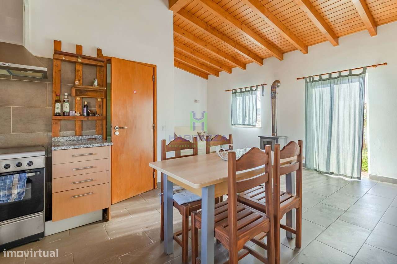 Moradia T1 com Jardim e Logradouro, em Budens, para Venda-12