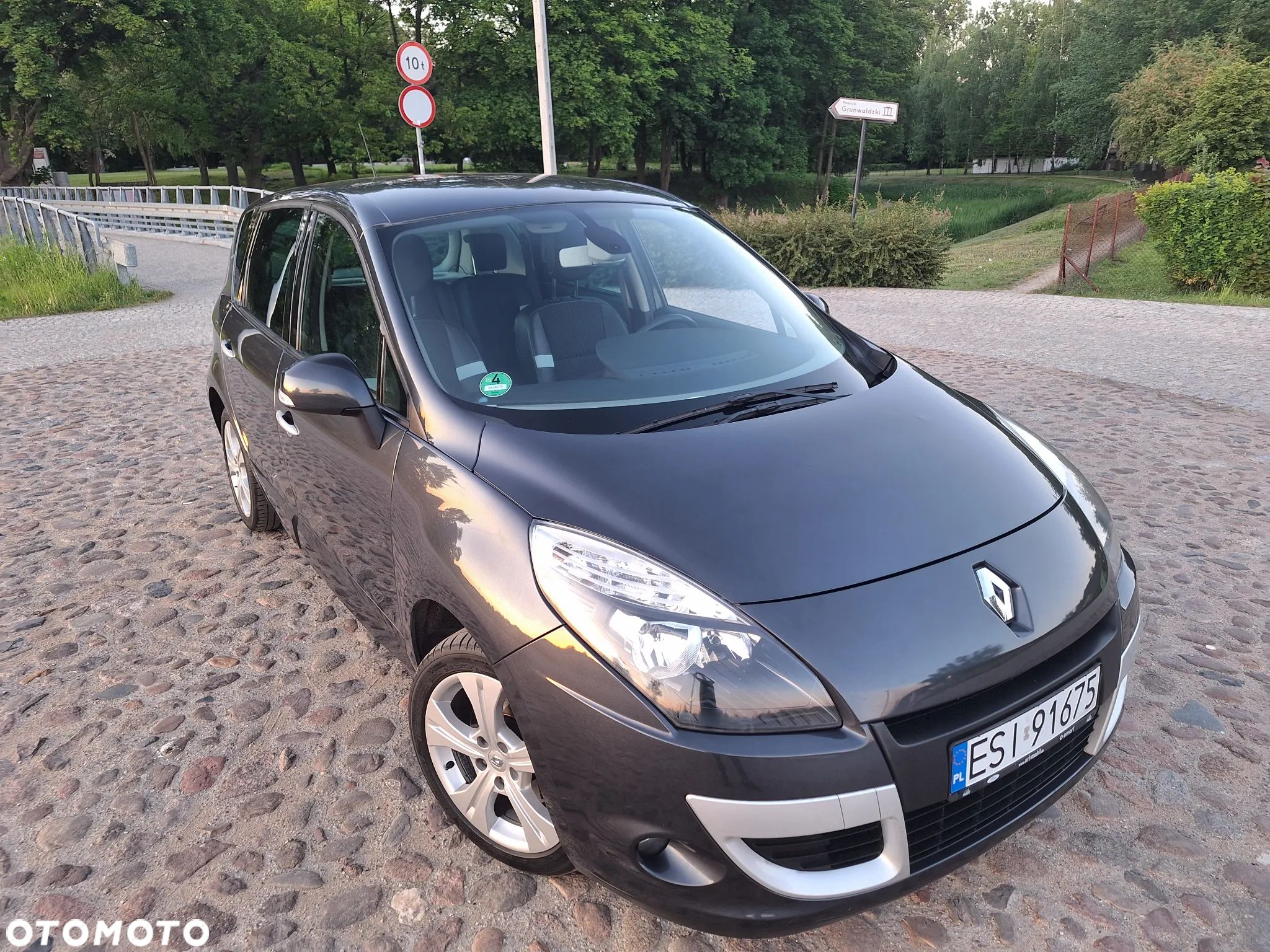 Renault Scenic - 1