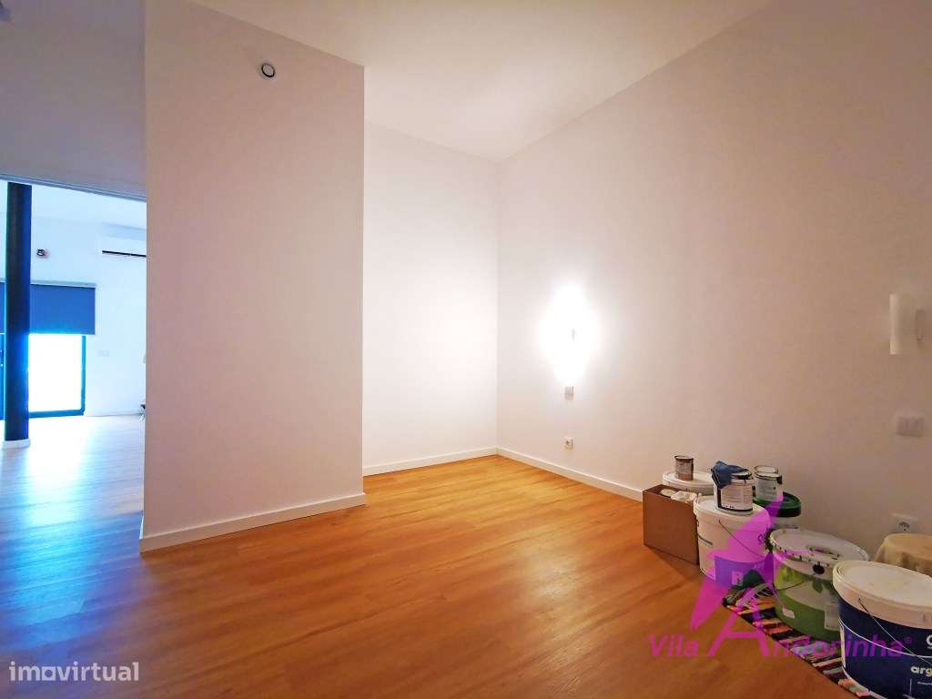 Espaço comercial no centro histórico de Caminha-10