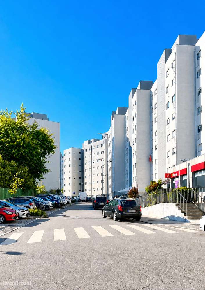 T3 REMODELADO 6º andar com Garagem Box-0