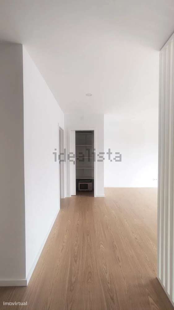 Arrendamento Penthouse T2, com terraço, no Bonfim - Grande imagem: 4/10