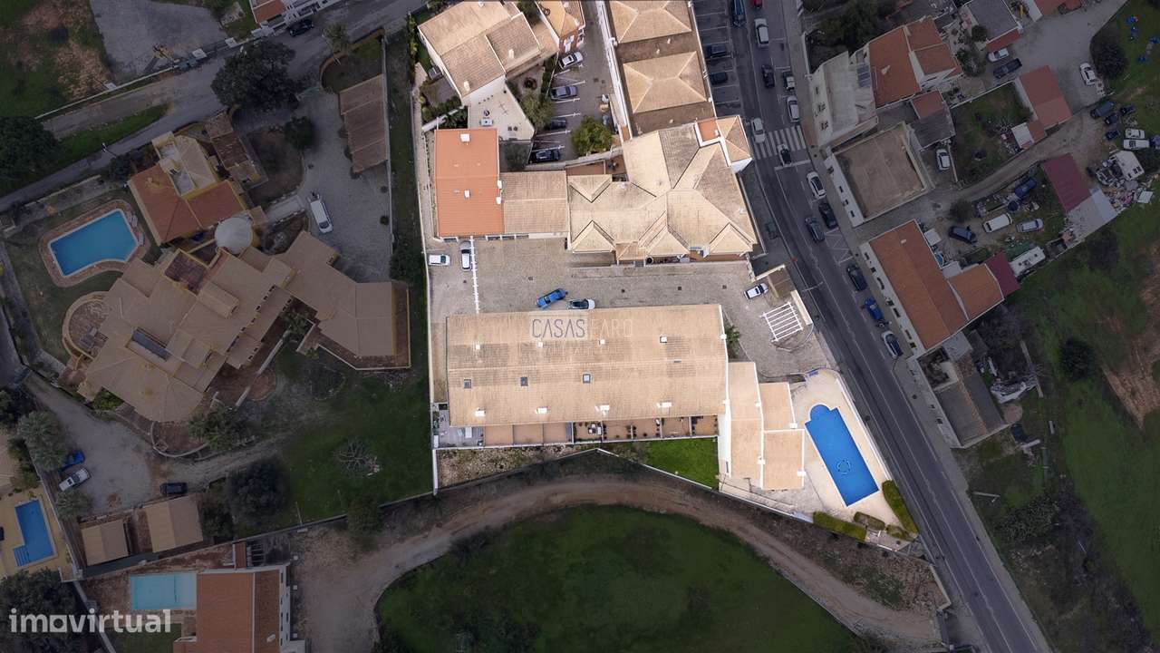 Moradia em Banda T3 em Condomínio fechado com Piscina-32
