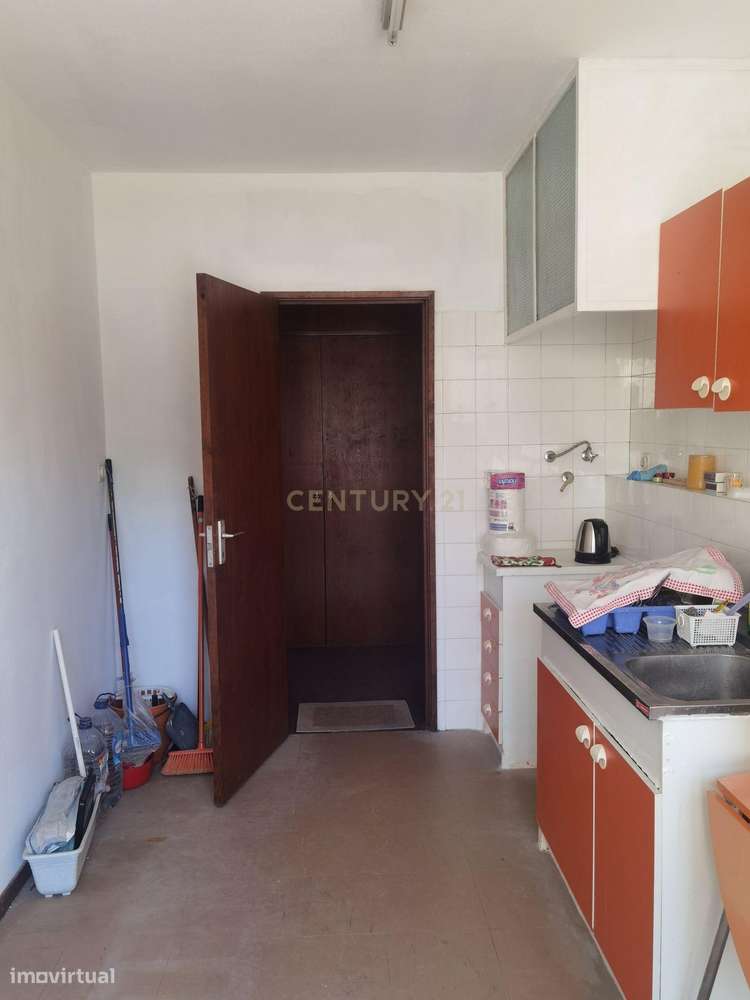 Apartamento T2 Quinta do Rouxinol, Corroios.-12