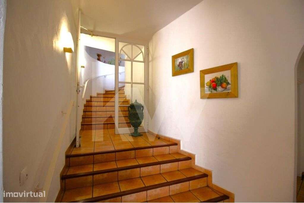 Empreendimento com um T0, nove T1, um T2, sobre o Mar, virado a Sul, e - Grande imagem: 4/60