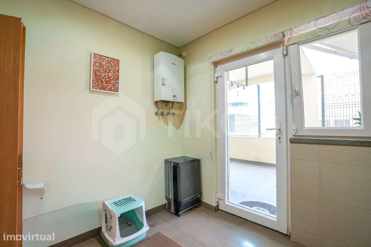 MORADIA T3 COM PISCINA, CONSTRUÇÃO ANTISSÍSMICA, ISOLAMENTO PREMIUM E-34