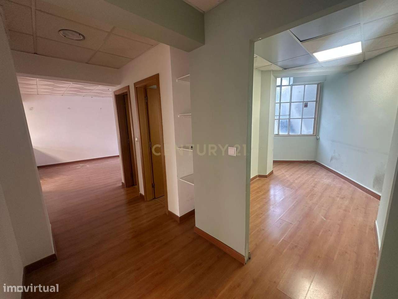 Loja em Alcântara - Grande imagem: 5/15