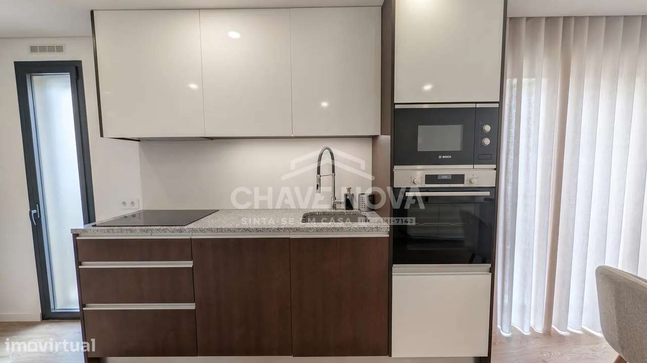 Apartamento T3 c/ Terraço (77.35m2) e Garagem Box em Mafamude-11
