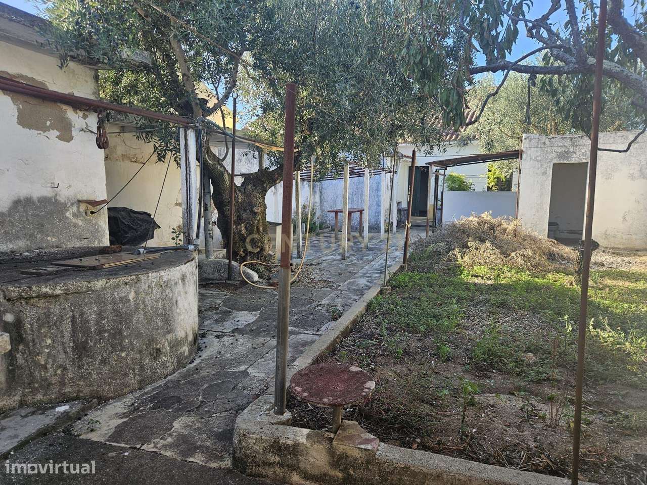 Moradia Geminada em Atalaia-16