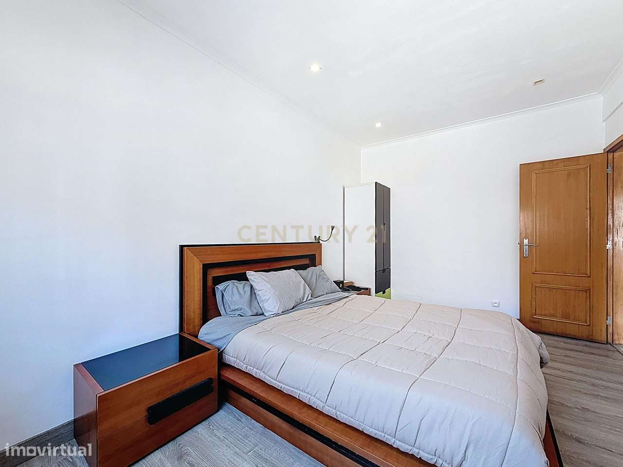 Apartamento T3 em Amora, Seixal - Oportunidade Única!-10