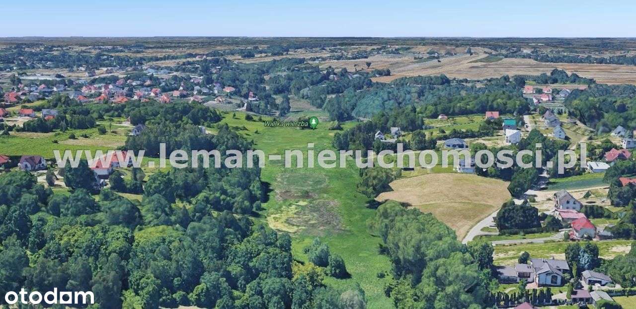 Kwadratowa działka na Lipniaku w otoczeniu drzew-0