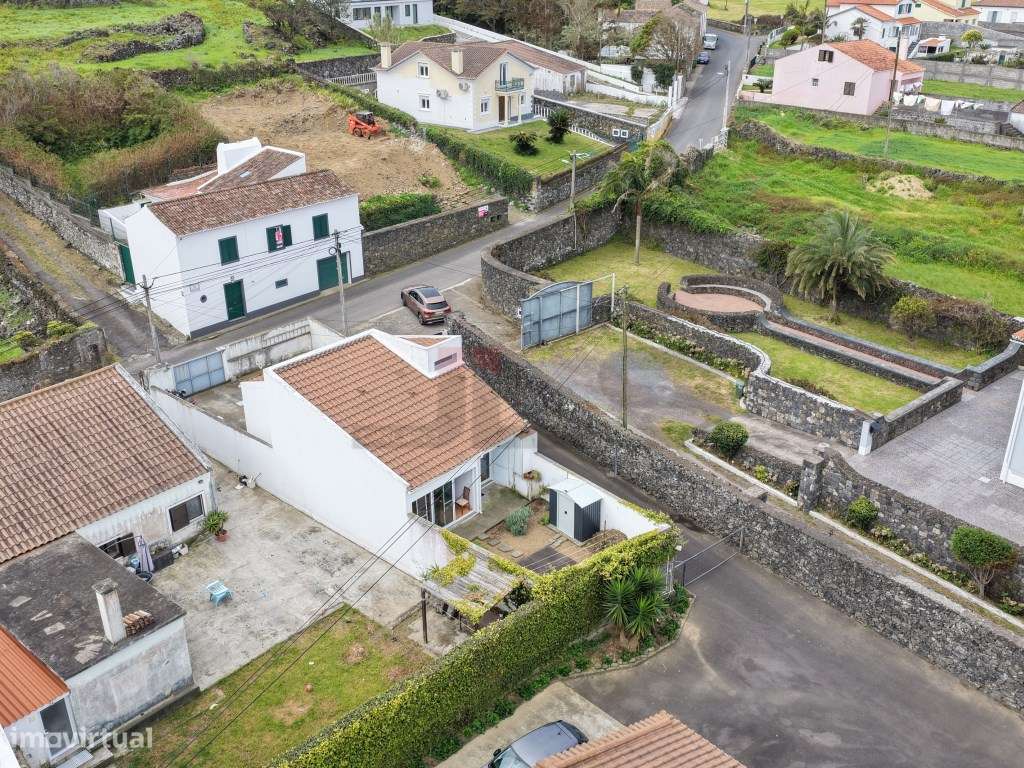 Moradia Térrea em Fenais da Luz: Conforto e Proximidade ao Mar-19