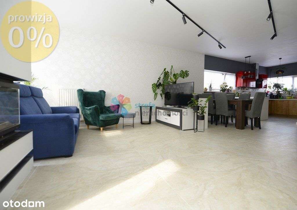 Dom z garażem na wyodrębnionej działce gruntu-11