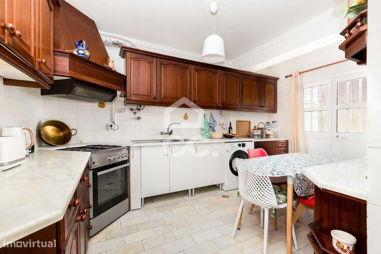 Apartamento T2 de Rés do Chão c/ Quintal |  Bairro das Coronheiras, Ba - Grande imagem: 4/13