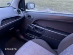 Ford Fiesta 1.3 Ambiente - 11