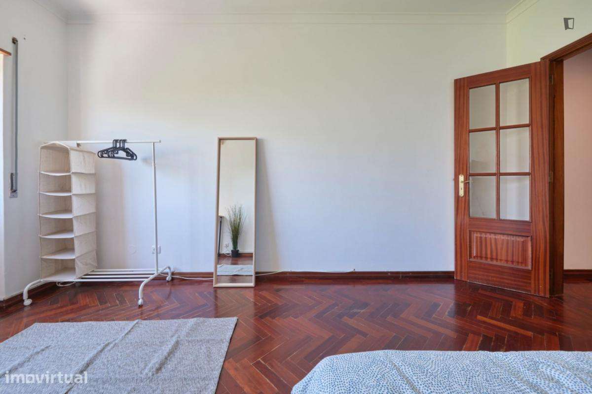 Quarto - localizado em Almada Lisbon - Grande imagem: 4/13