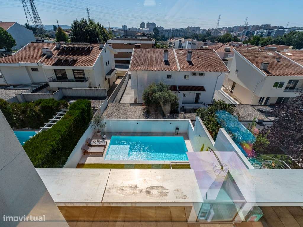 Moradia T4 piscina junto ao Parque dos Maninhos-24