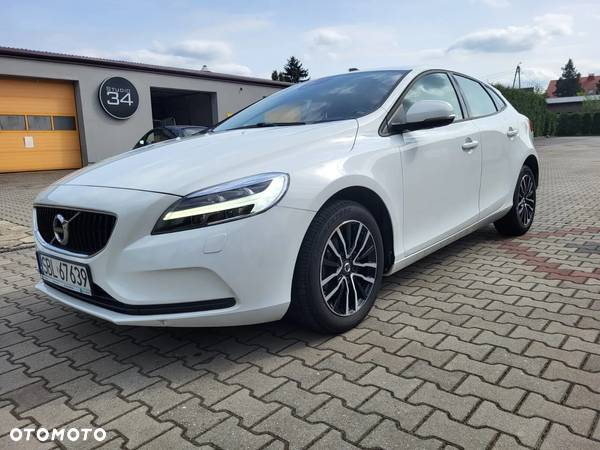 Volvo V40 CC D3 Drive-E Momentum - 1