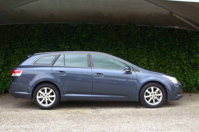 Toyota Avensis SW 2.0 D-4D Premium Sport - 6