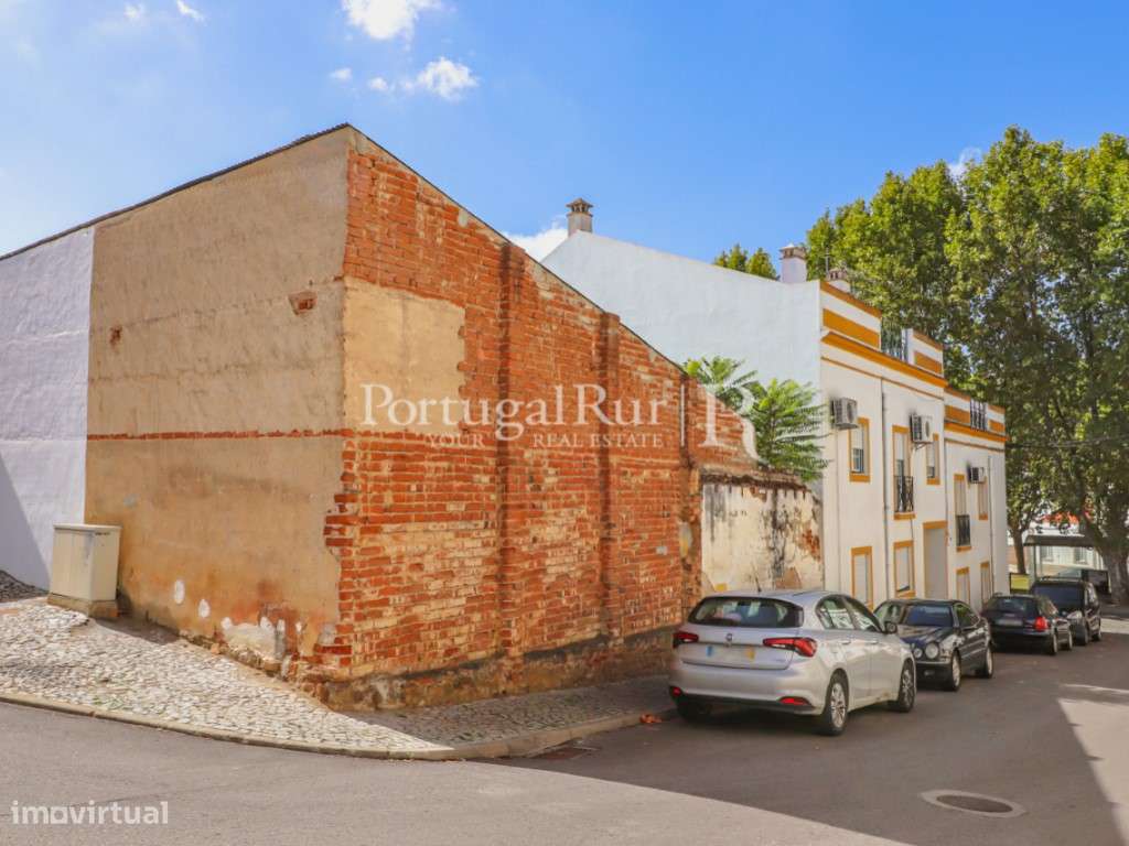 Edifício industrial na zona histórica de Montemor-o-Novo-9
