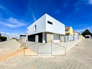 Moradia Isolada T4 - inserida em lote 420m2 - Aldeias de ...