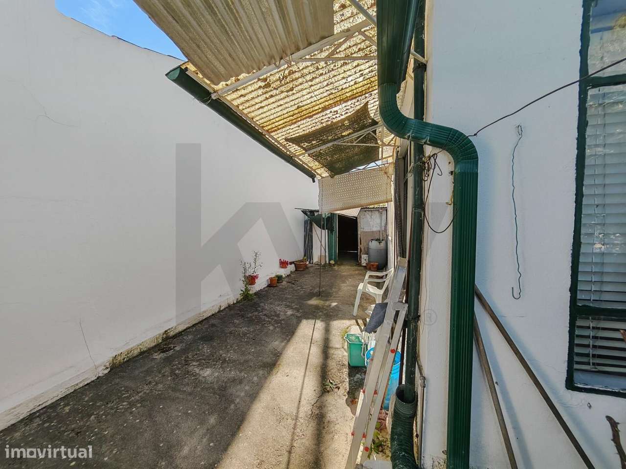 Moradia T3 no Tramagal, numa prestigiada localização da vila-19