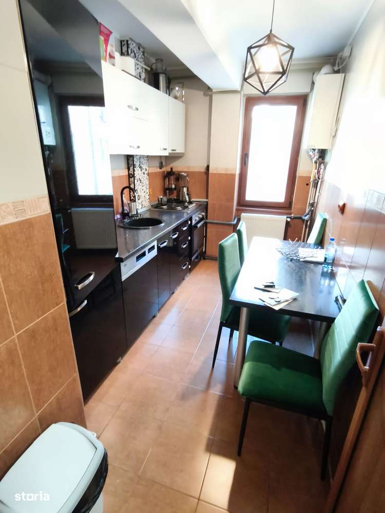 ROANDY-Apartament 3 camere cu centrala proprie-Ultracentral - Imagine principală: 4/7