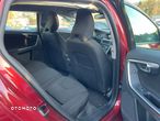 Volvo V60 D2 Momentum - 11