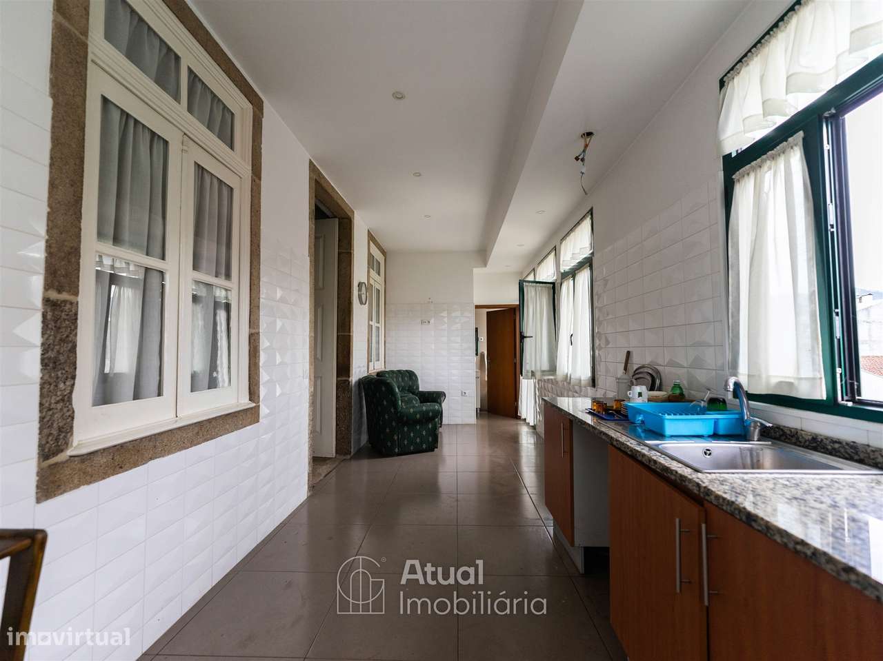 Prédio T6 Venda em Caldelas,Guimarães - Grande imagem: 3/28