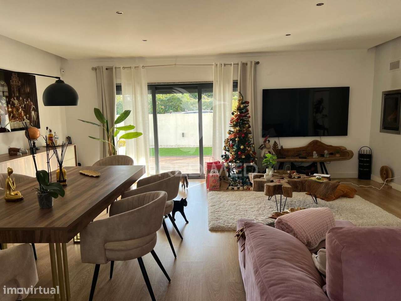 Moradia V4 com garagem em Santo António da Charneca - Grande imagem: 4/25